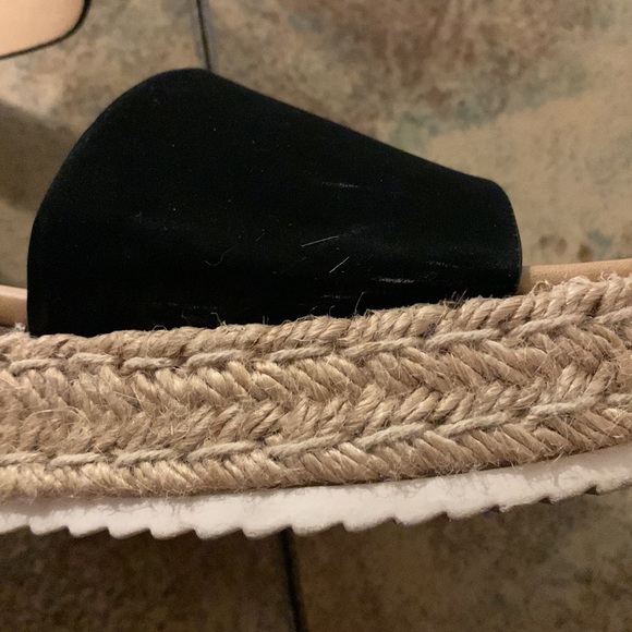 SODA Platform Sandals - Picture 5 of 9